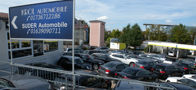 Suder Automobile aus dem Fenster blick